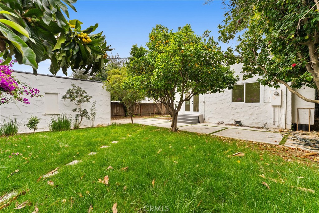 2216 Veteran Avenue