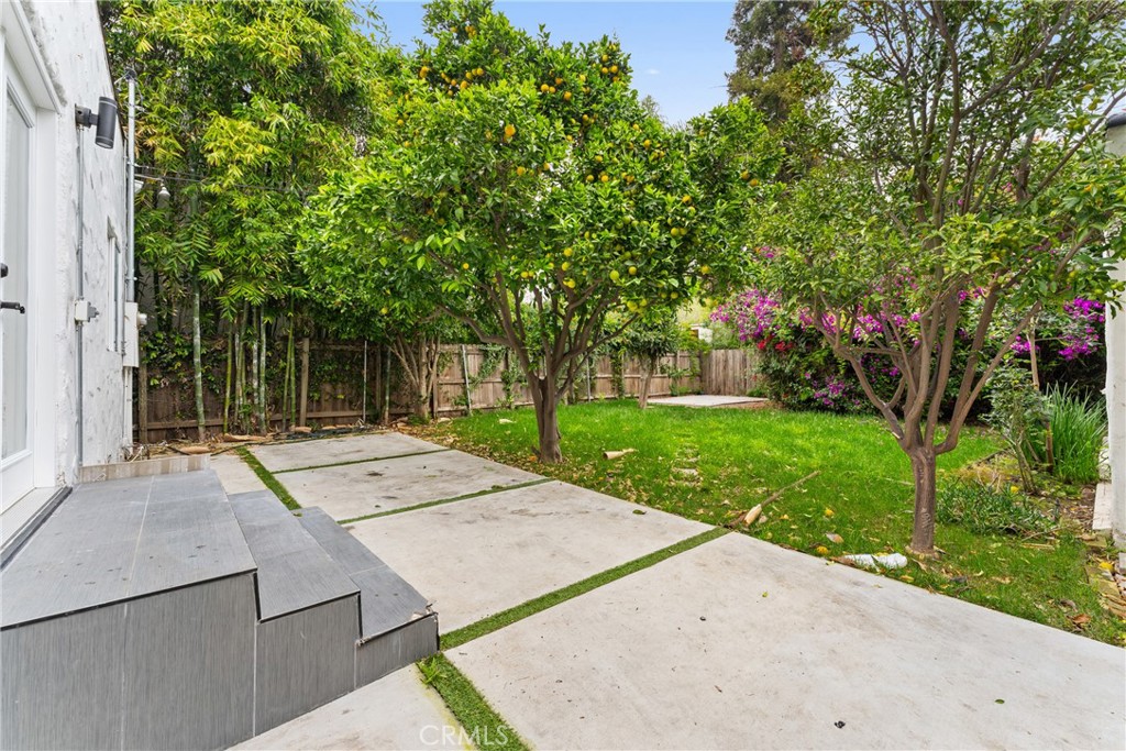 2216 Veteran Avenue