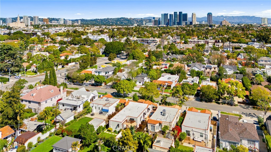 2216 Veteran Avenue