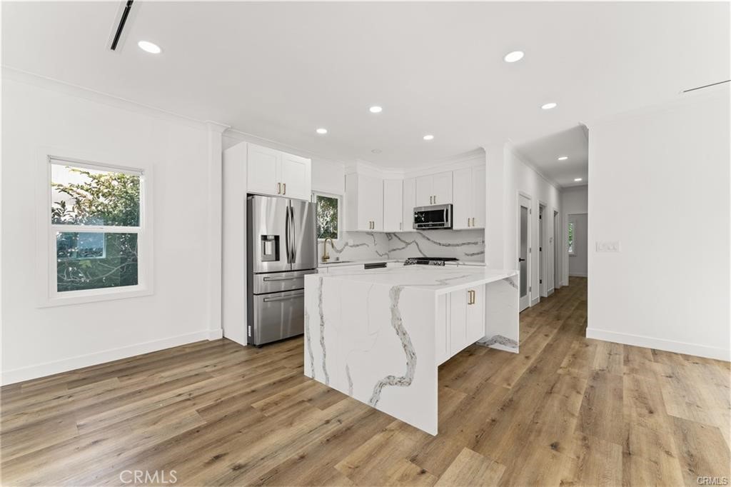 2216 Veteran Avenue