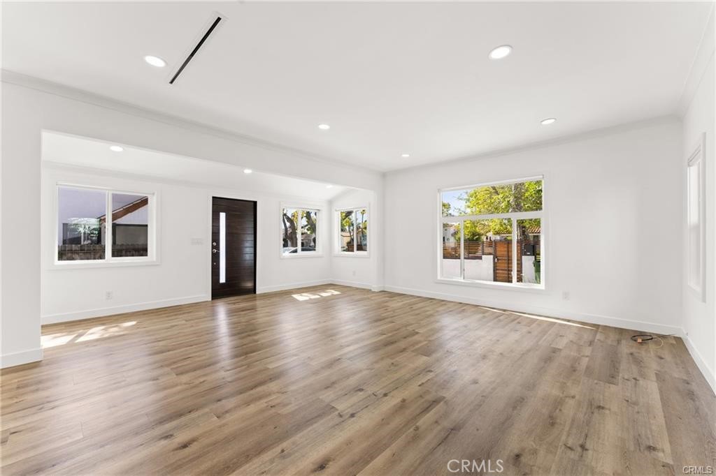 2216 Veteran Avenue