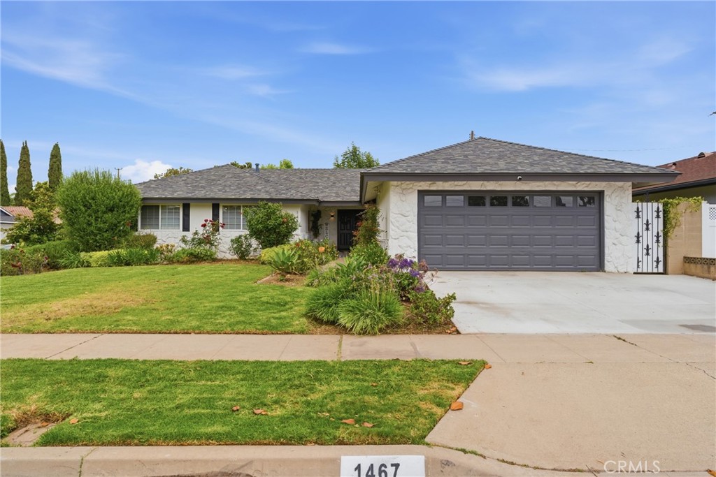 1467 N Kathleen