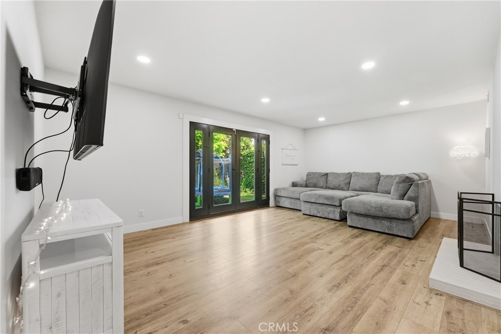1467 N Kathleen