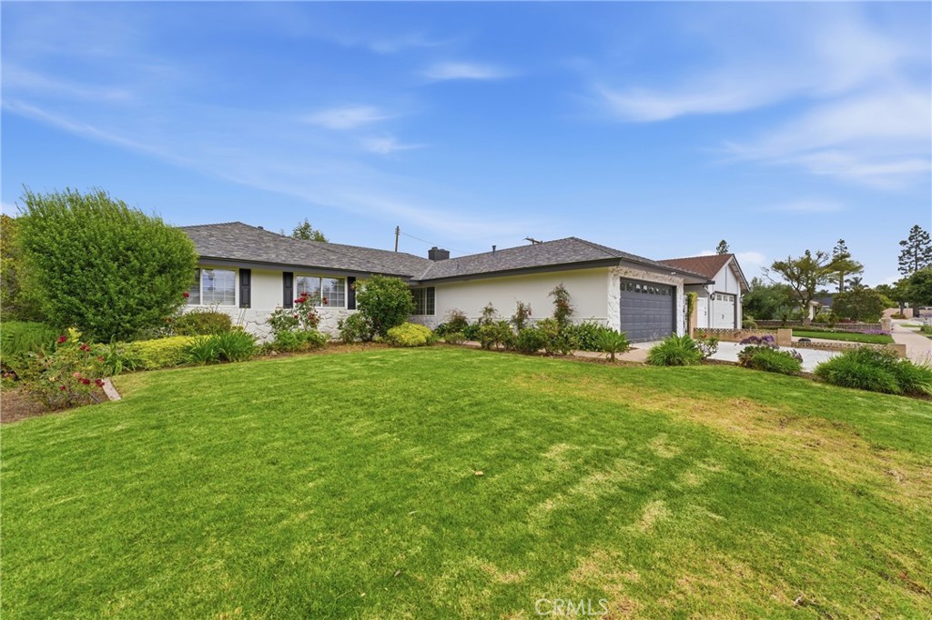 1467 N Kathleen