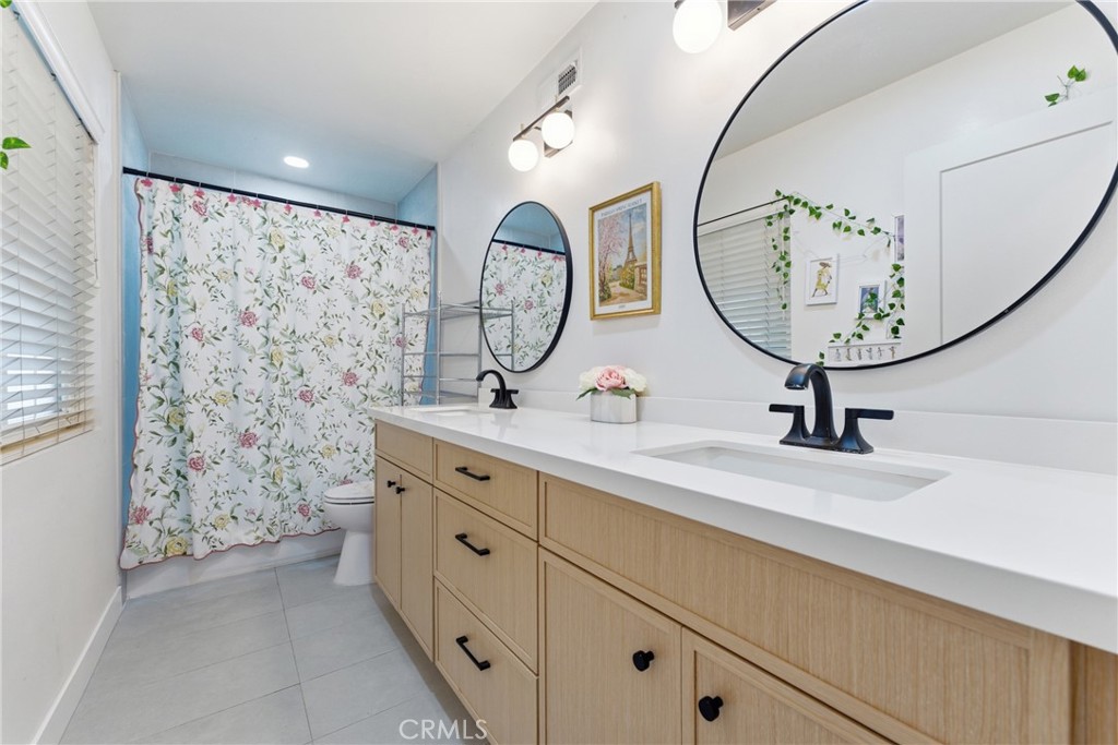 1467 N Kathleen