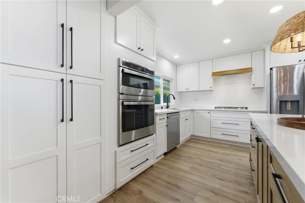 1467 N Kathleen