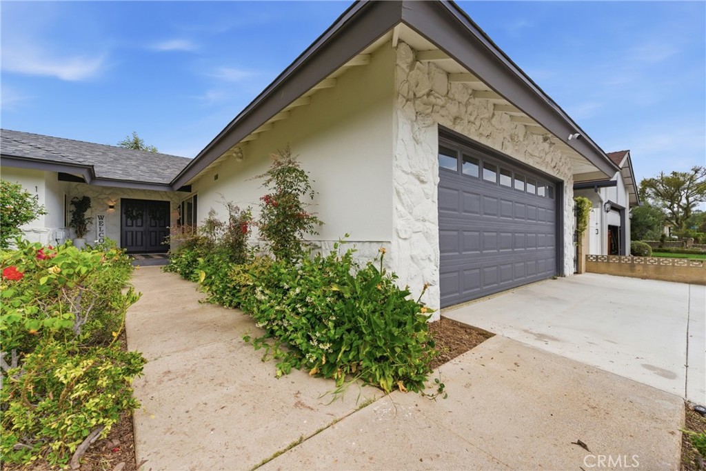 1467 N Kathleen