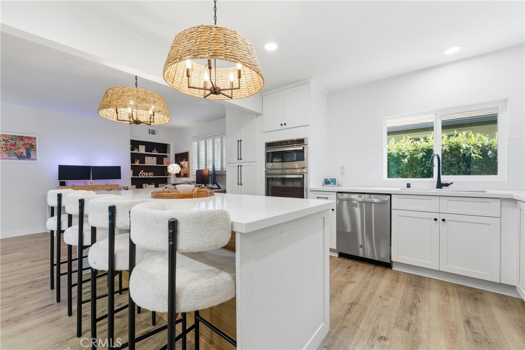 1467 N Kathleen