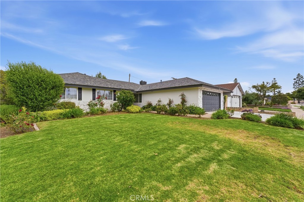 1467 N Kathleen