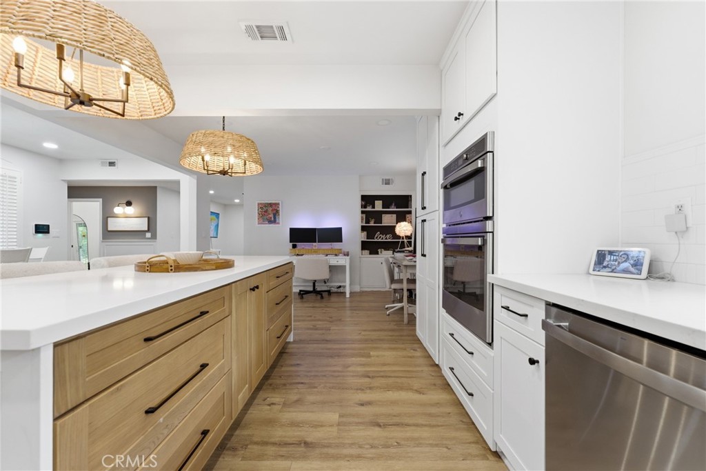 1467 N Kathleen