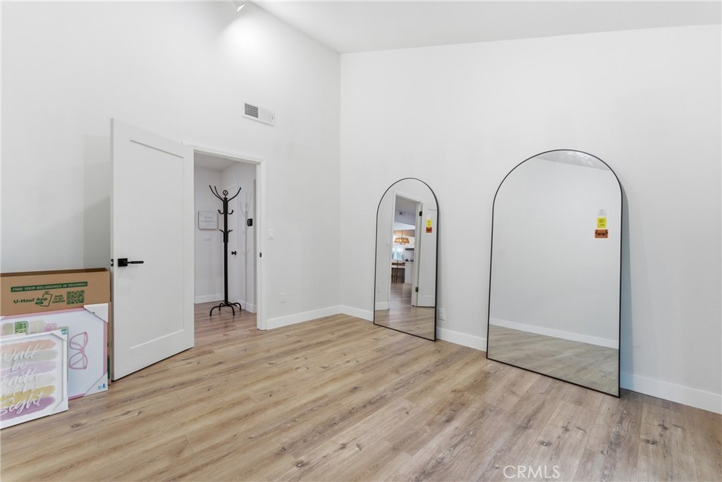 1467 N Kathleen