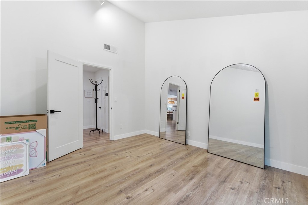 1467 N Kathleen