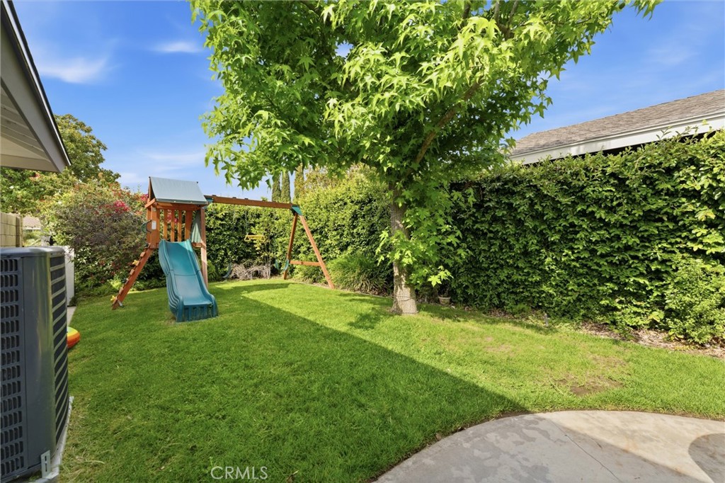 1467 N Kathleen