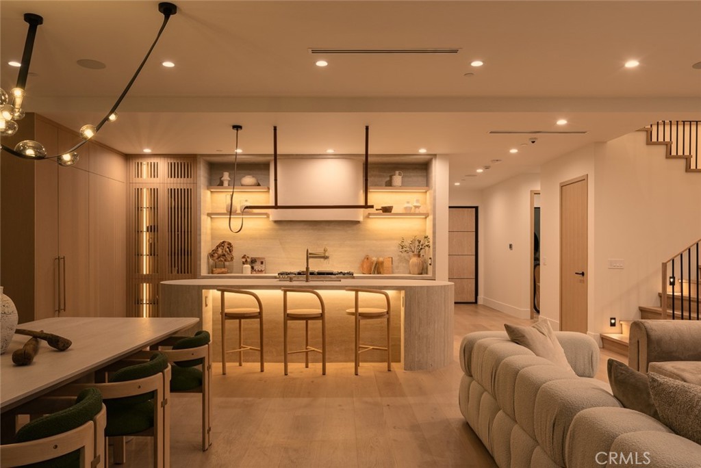 13231 Warren