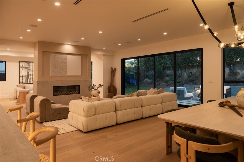 13231 Warren