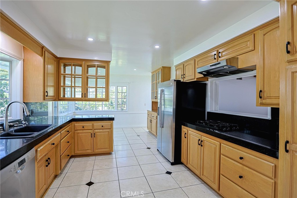 1200 W Rowan
