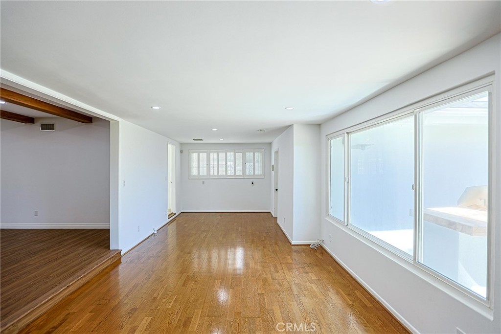 1200 W Rowan