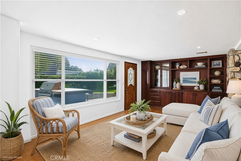 1200 W Rowan