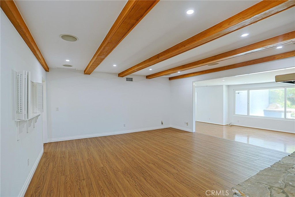 1200 W Rowan