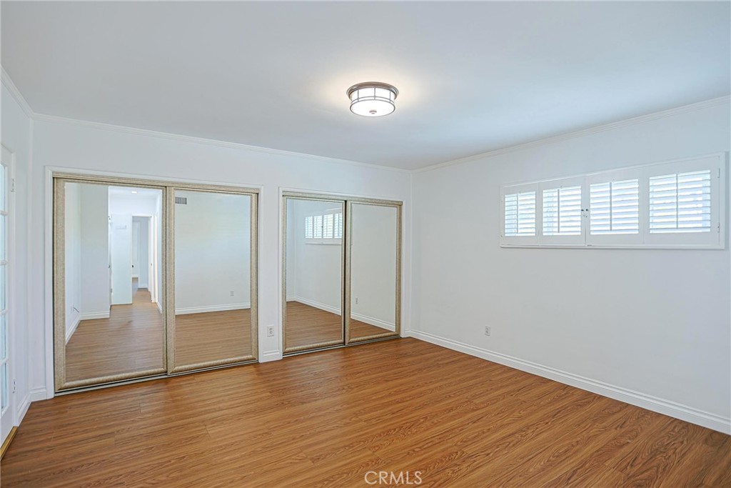 1200 W Rowan