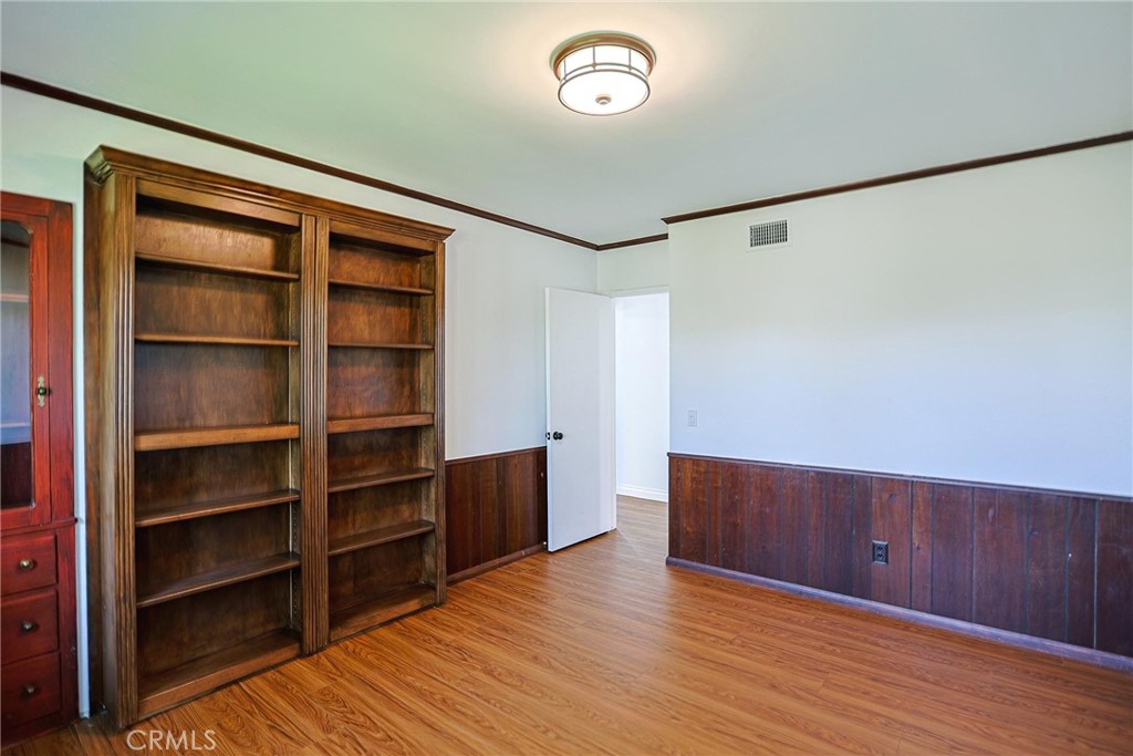1200 W Rowan