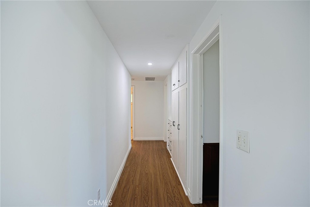 1200 W Rowan