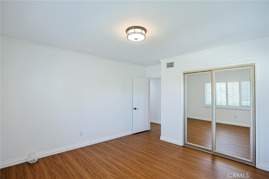 1200 W Rowan