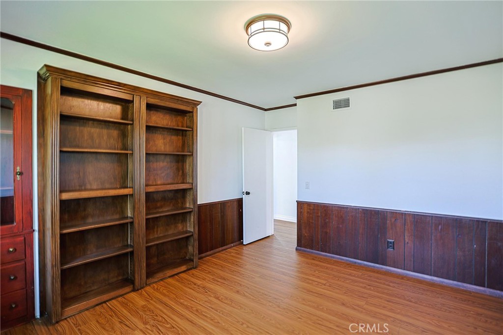 1200 W Rowan