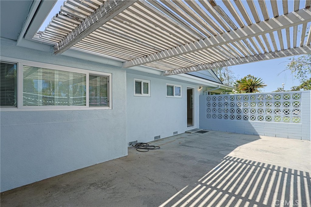 1200 W Rowan