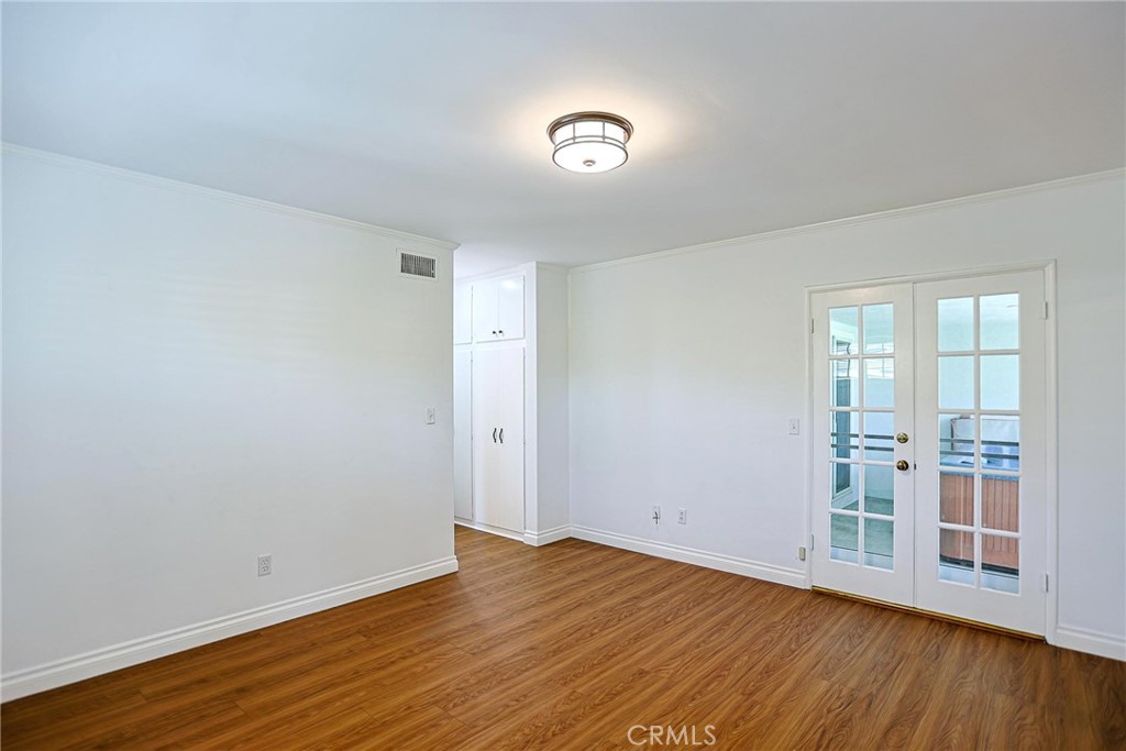 1200 W Rowan