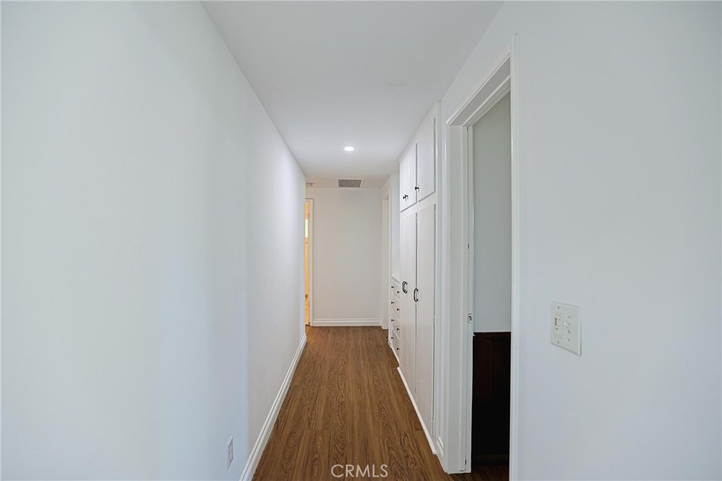 1200 W Rowan