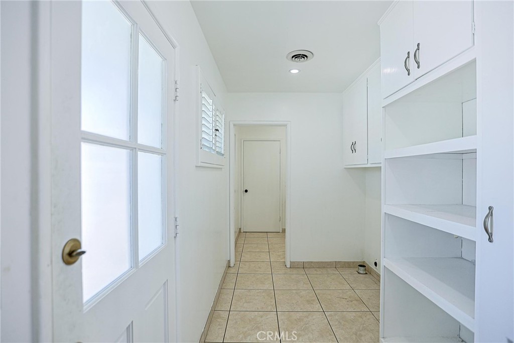 1200 W Rowan