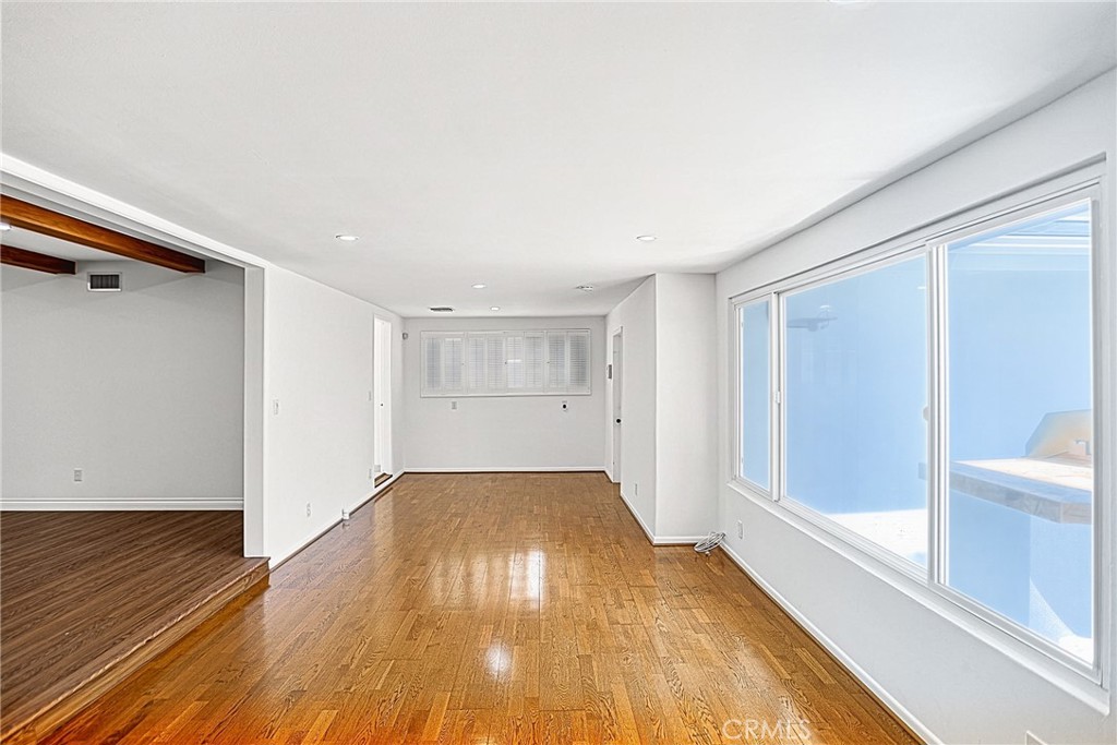 1200 W Rowan