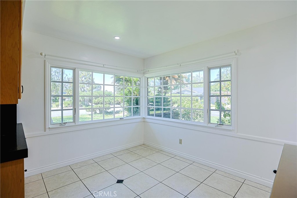 1200 W Rowan