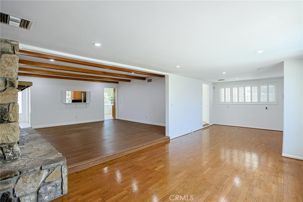 1200 W Rowan