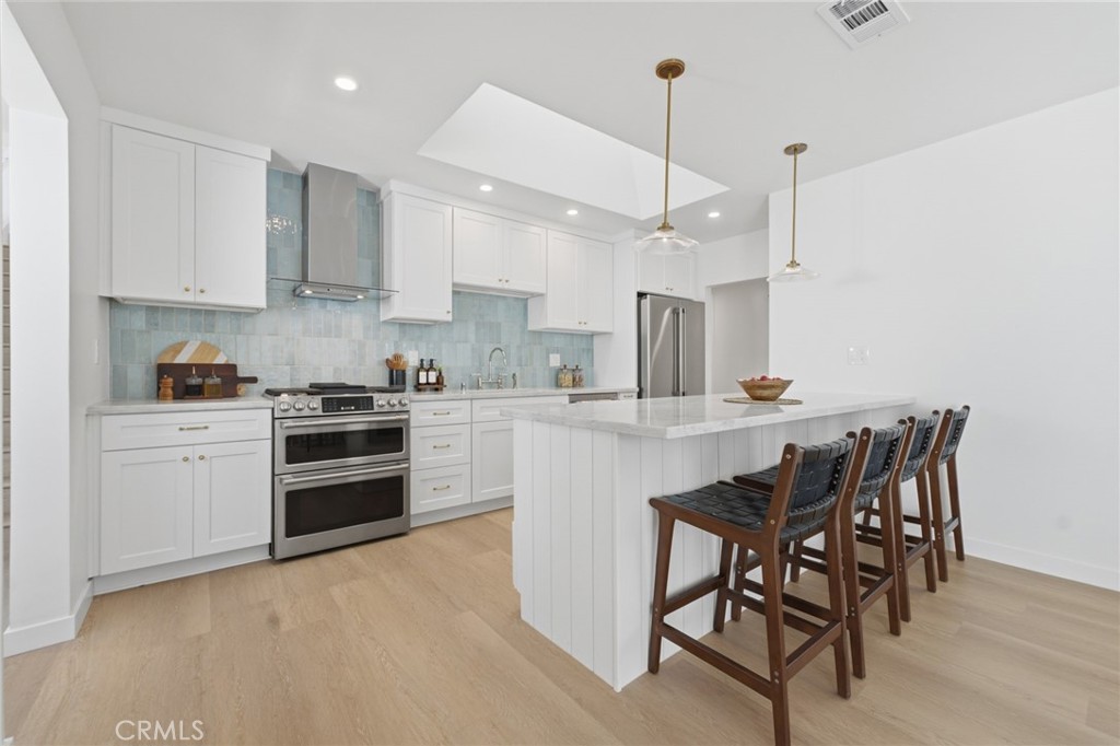 103 W Avenida Santiago
