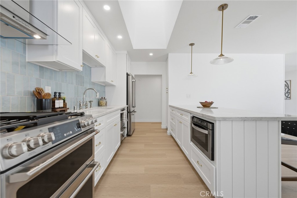103 W Avenida Santiago