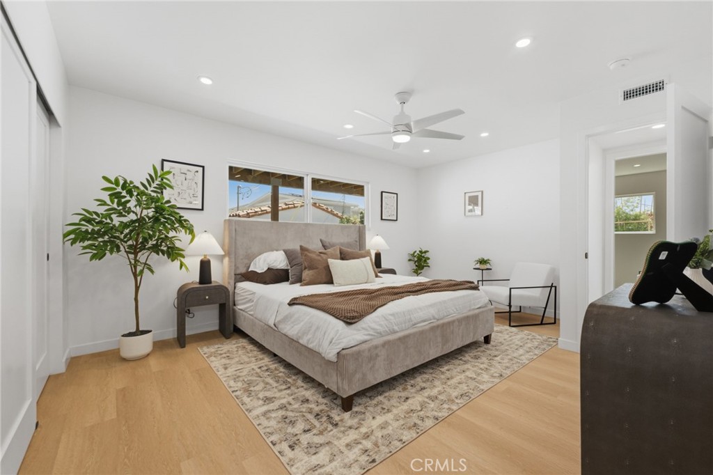 103 W Avenida Santiago
