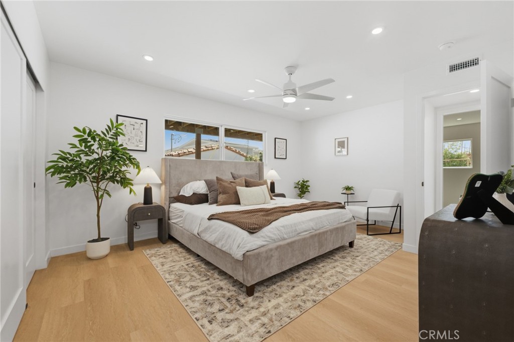 103 W Avenida Santiago