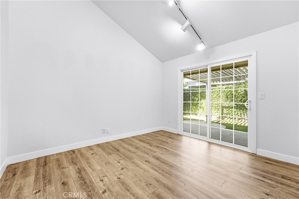 1467 N Kathleen