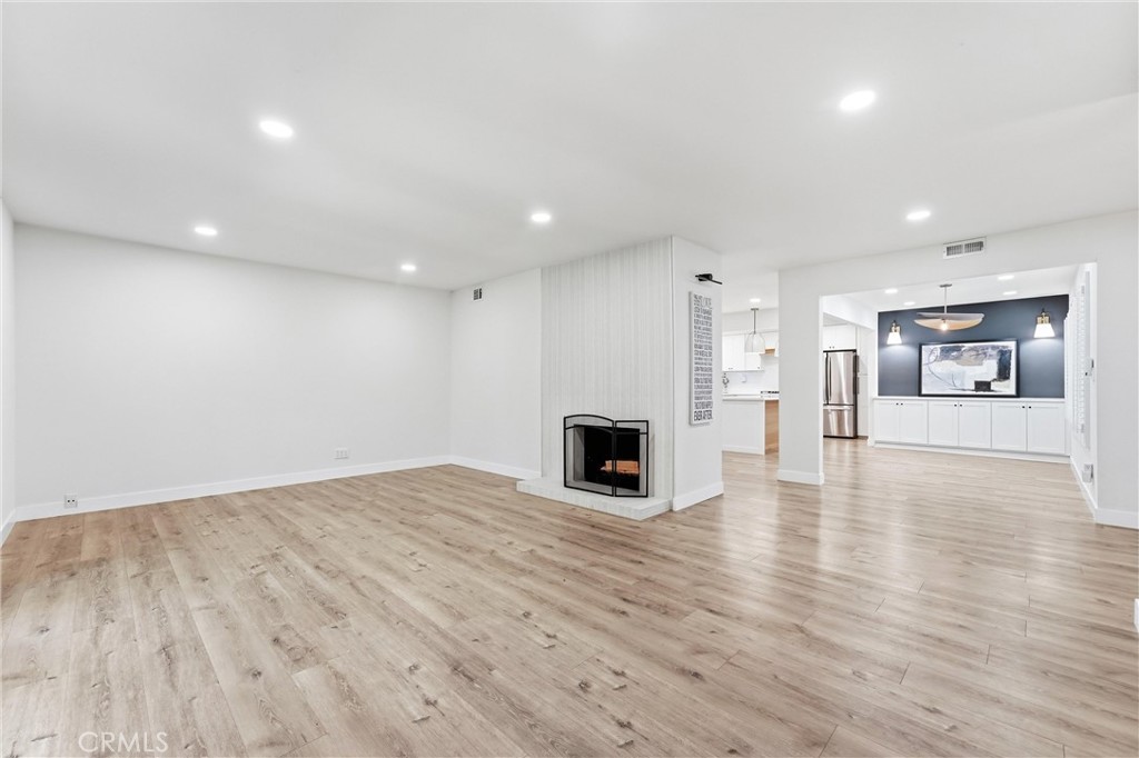 1467 N Kathleen