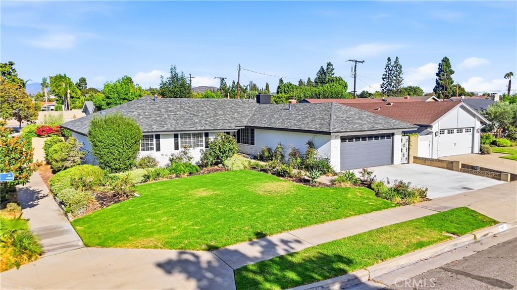 1467 N Kathleen