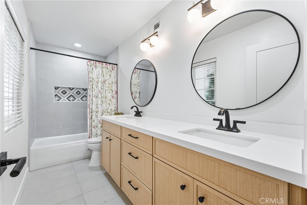 1467 N Kathleen