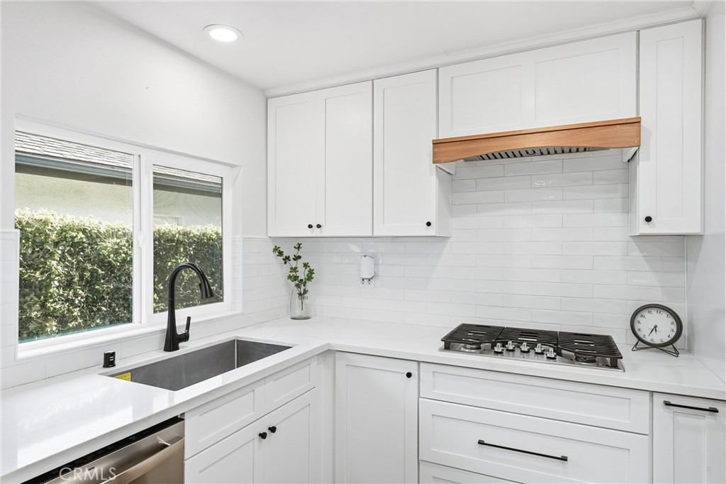 1467 N Kathleen