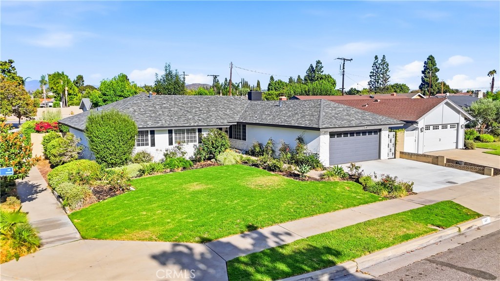 1467 N Kathleen