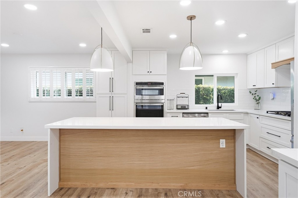 1467 N Kathleen