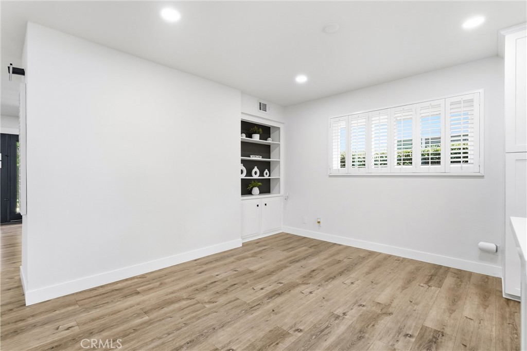 1467 N Kathleen