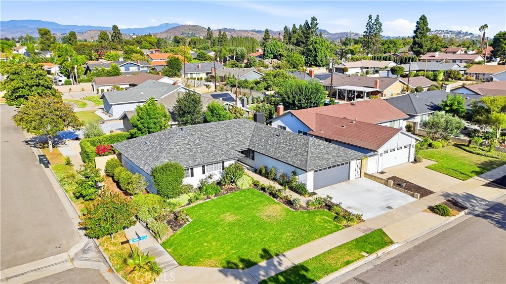 1467 N Kathleen
