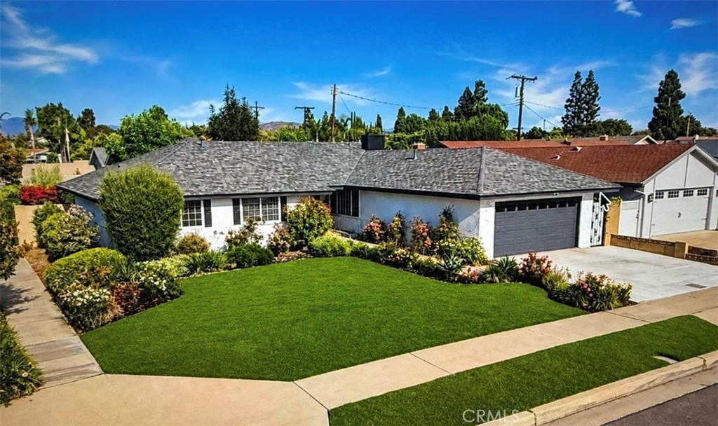 1467 N Kathleen