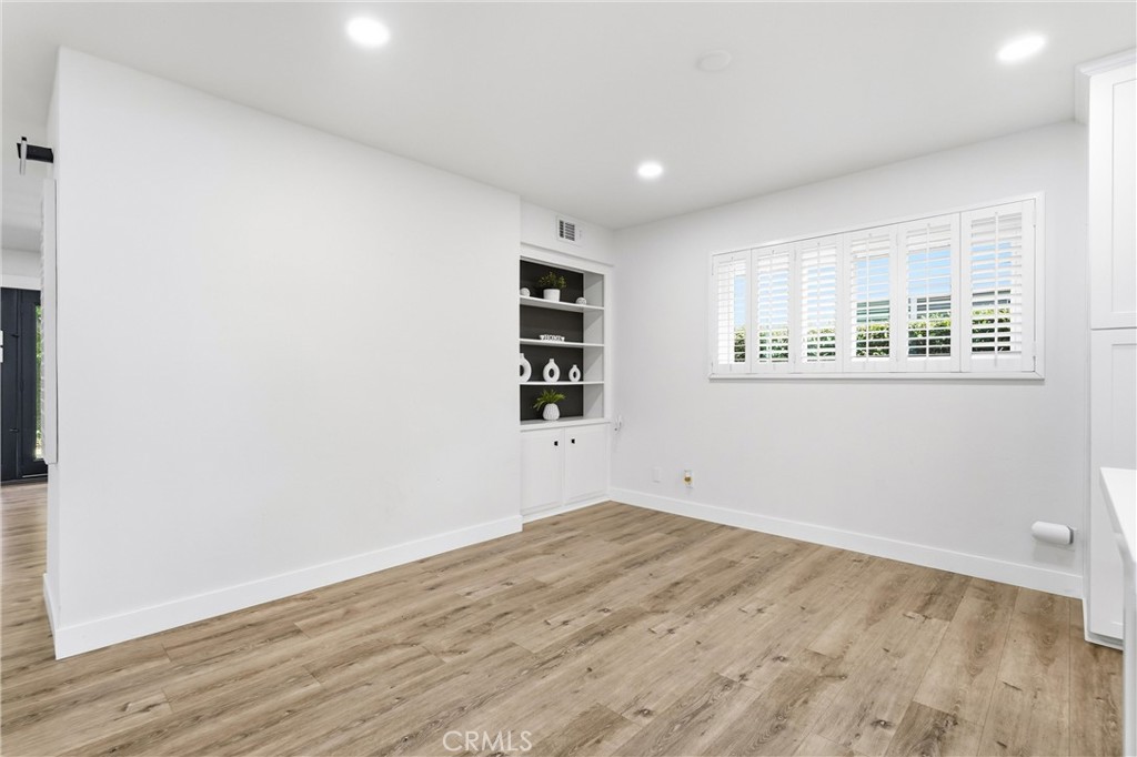 1467 N Kathleen